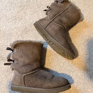 Uggs women’s size 8 (also fits a 9)